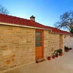 شقة Stone House Harmony - One Bedroom With Patio And Garden View 1 *