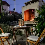 شقة Stone House Harmony - One Bedroom With Patio And Garden View 1 *