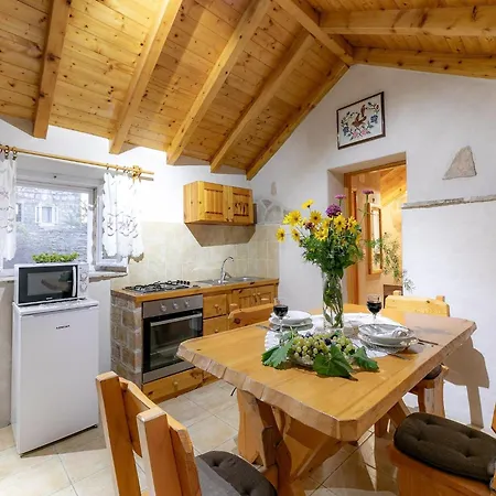 Stone House Harmony - One Bedroom With Patio And Garden View 1 Žrnovo