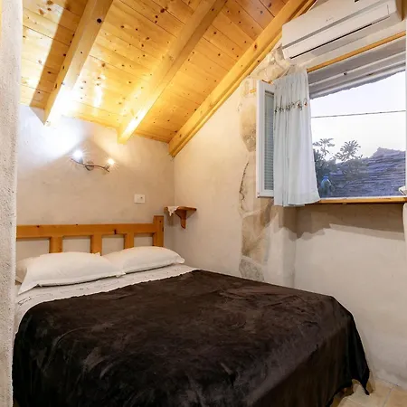 Apartman Stone House Harmony - One Bedroom With Patio And Garden View 1 *