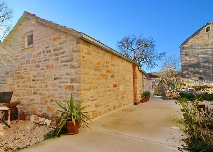 Appartamento Stone House Harmony - One Bedroom With Patio And Garden View 1 Zrnovo