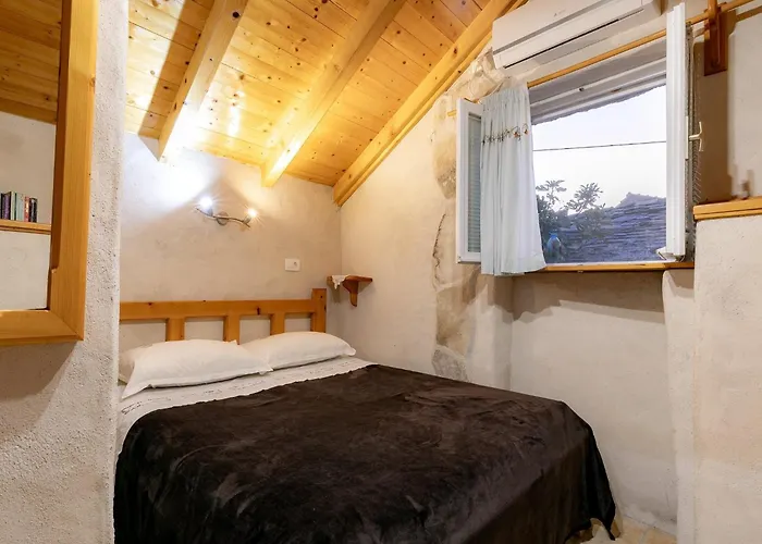 Appartamento Stone House Harmony - One Bedroom With Patio And Garden View 1 *